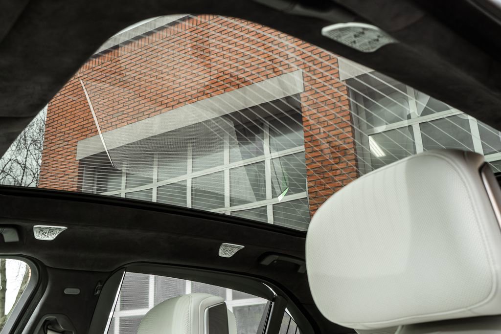 Used 2023 BMW 760i xDrive w/ Executive Package image 11