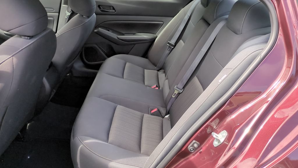 Used 2024 Nissan Altima 2.5 SV FWD image 14