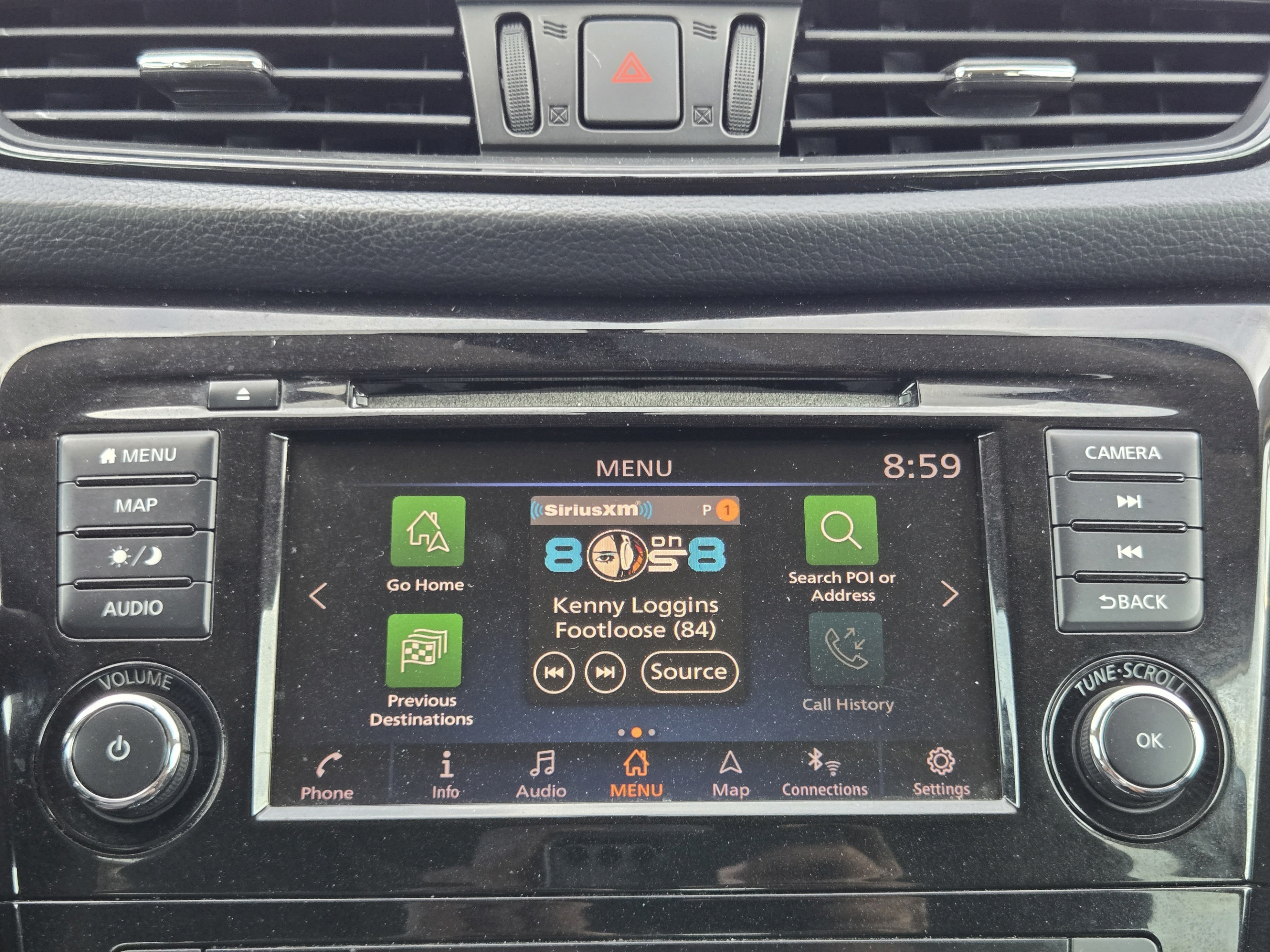 Used 2018 Nissan Rogue SV w/ Sun & Sound Touring Package AWD/4WD image 13
