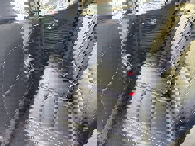 Used 2024 GMC Terrain SLT image 9