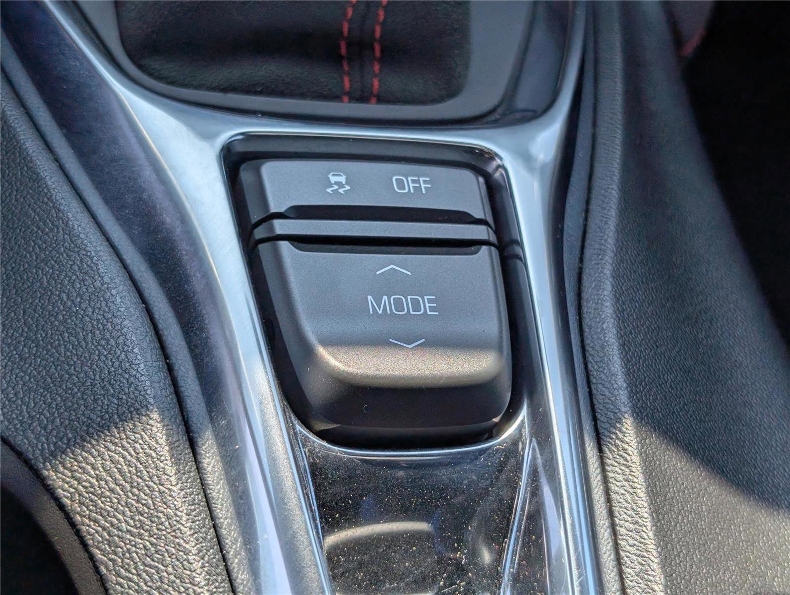 Used 2022 Chevrolet Camaro ZL1 image 26