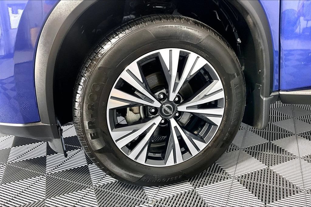 Used 2023 Nissan Rogue SV AWD/4WD image 8