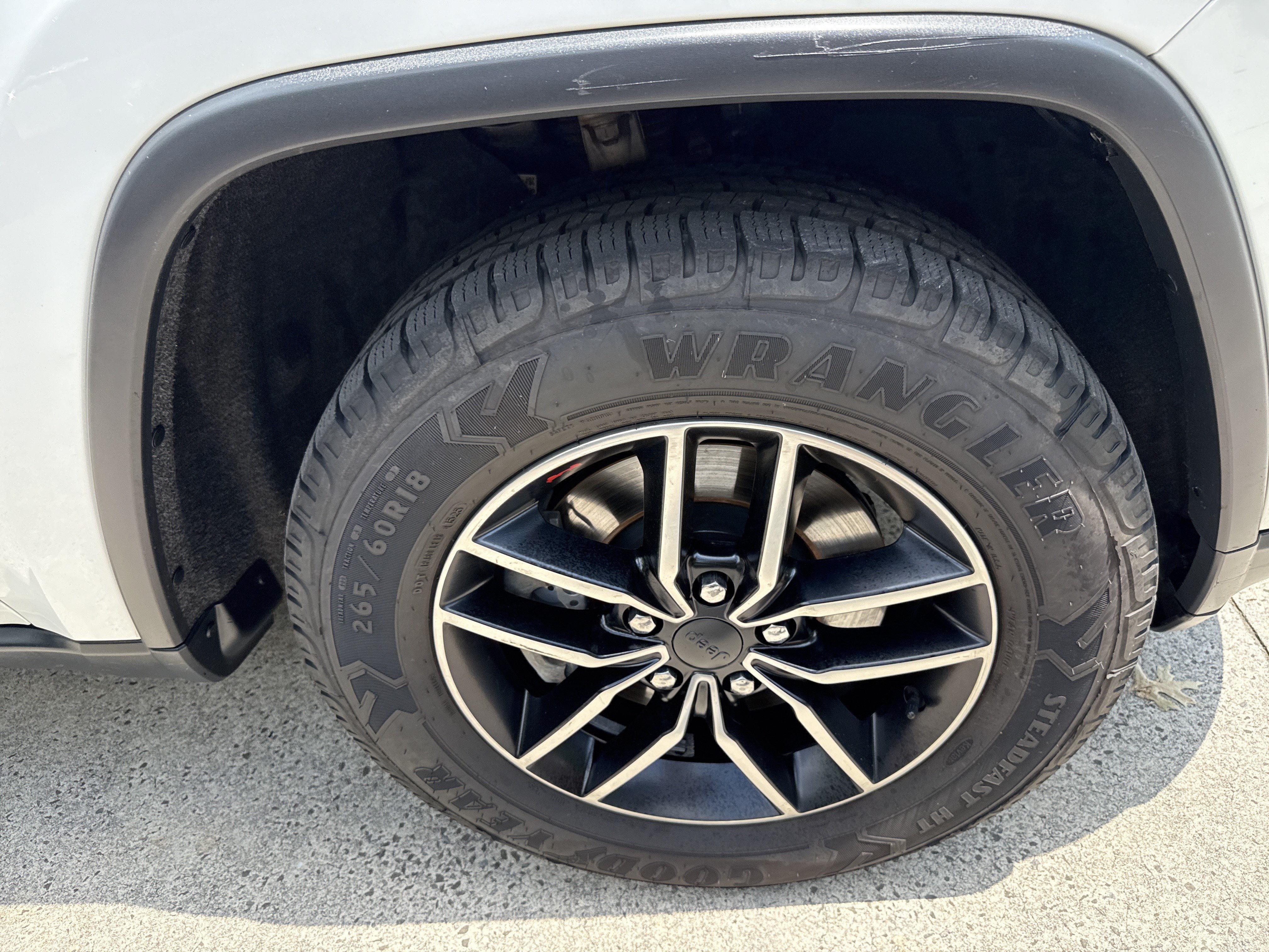 Used 2019 Jeep Grand Cherokee Trailhawk w/ Trailhawk Luxury Group AWD/4WD image 12