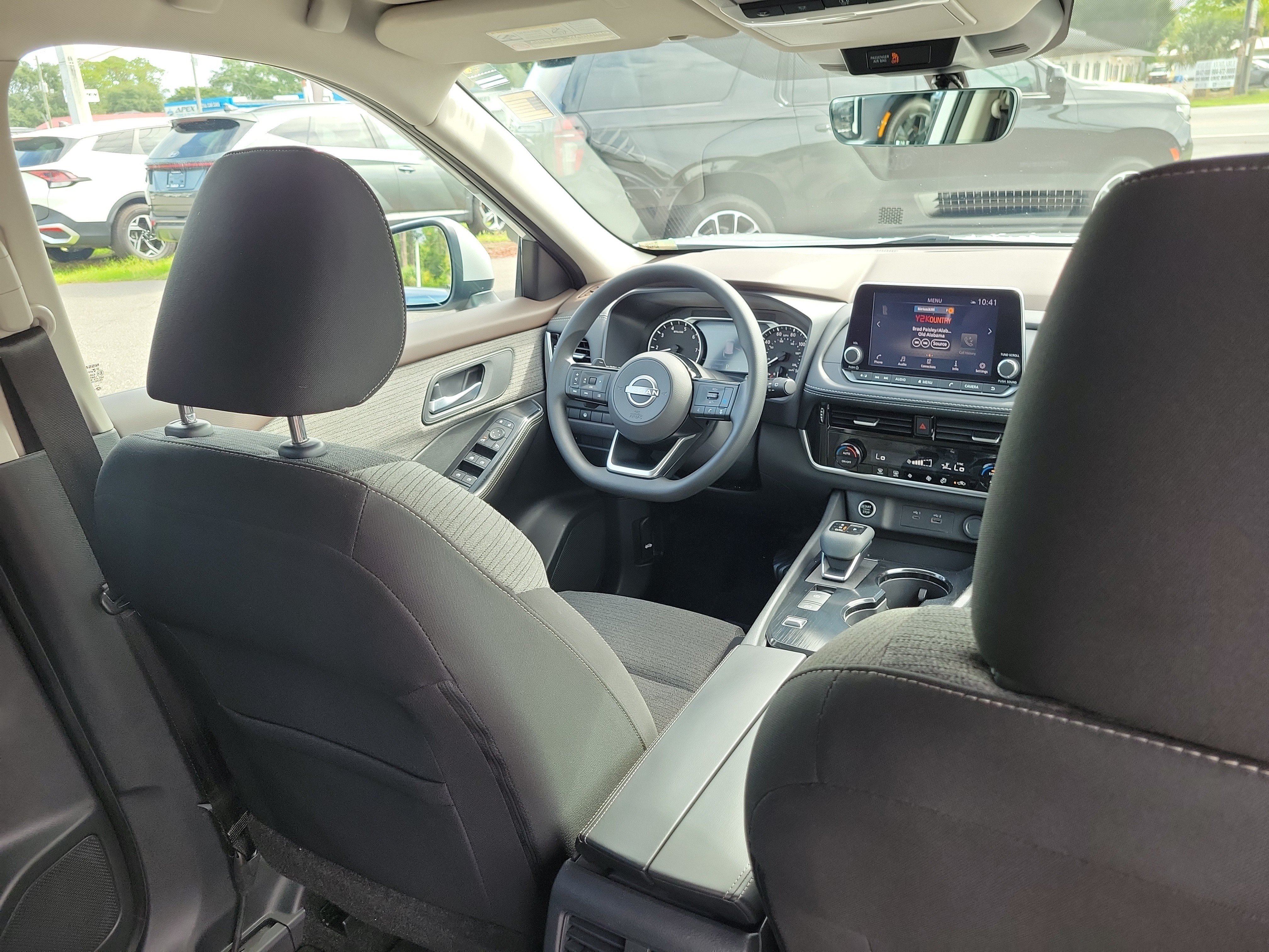 Used 2022 Nissan Rogue SV FWD image 13