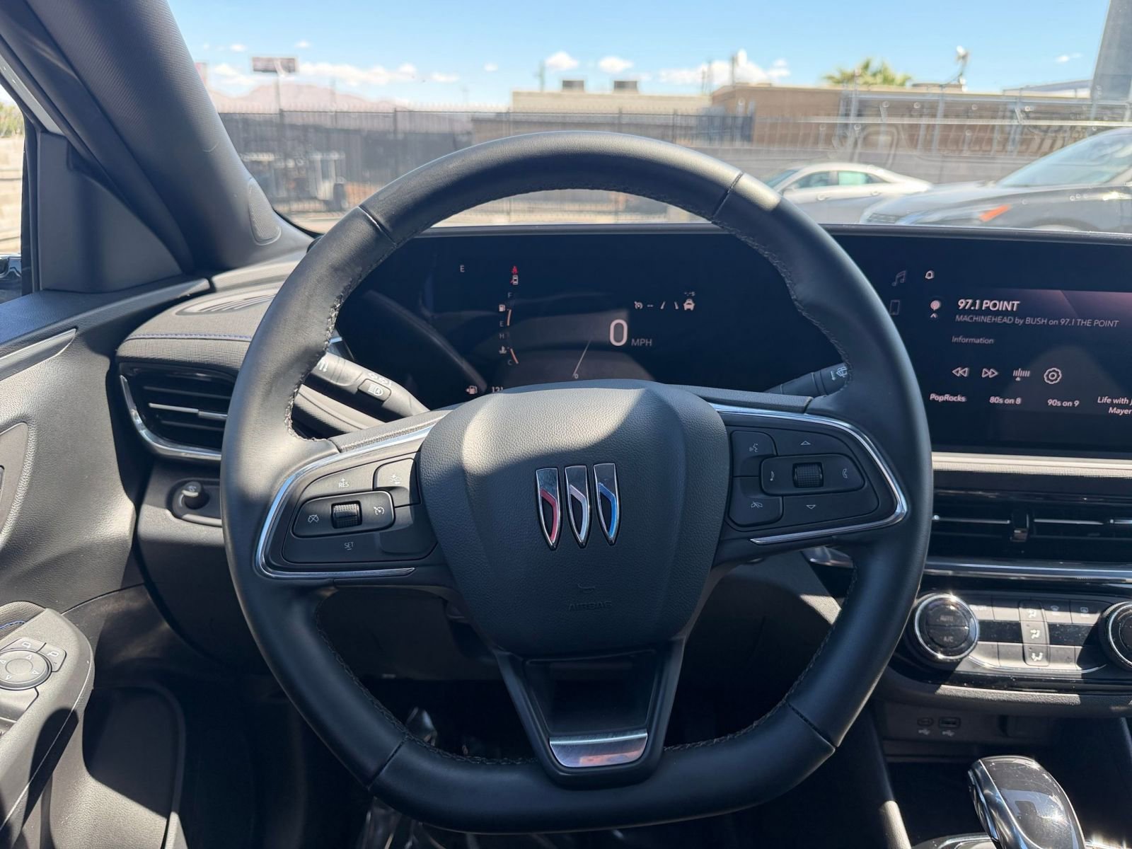 Used 2025 Buick Envista Sport Touring image 32