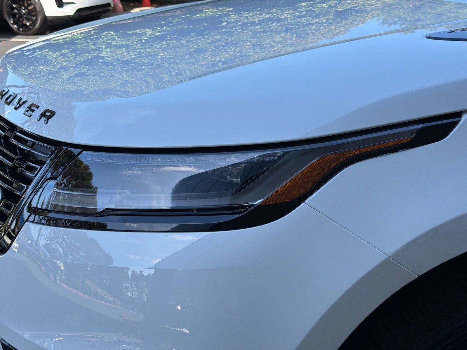 New 2026 Land Rover Range Rover Velar Dynamic SE AWD/4WD image 11