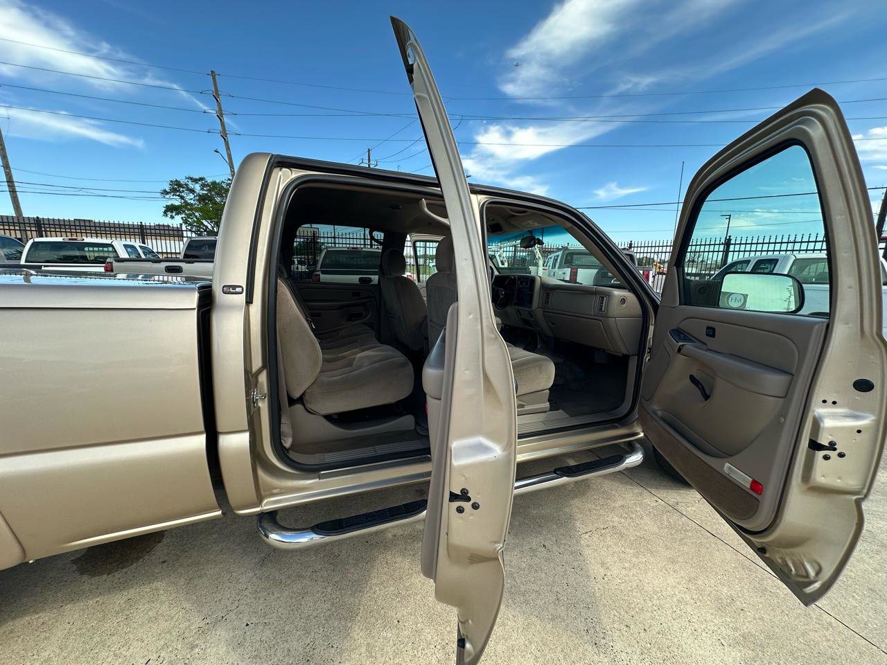 Used 2004 GMC Sierra 2500 SLE RWD image 47