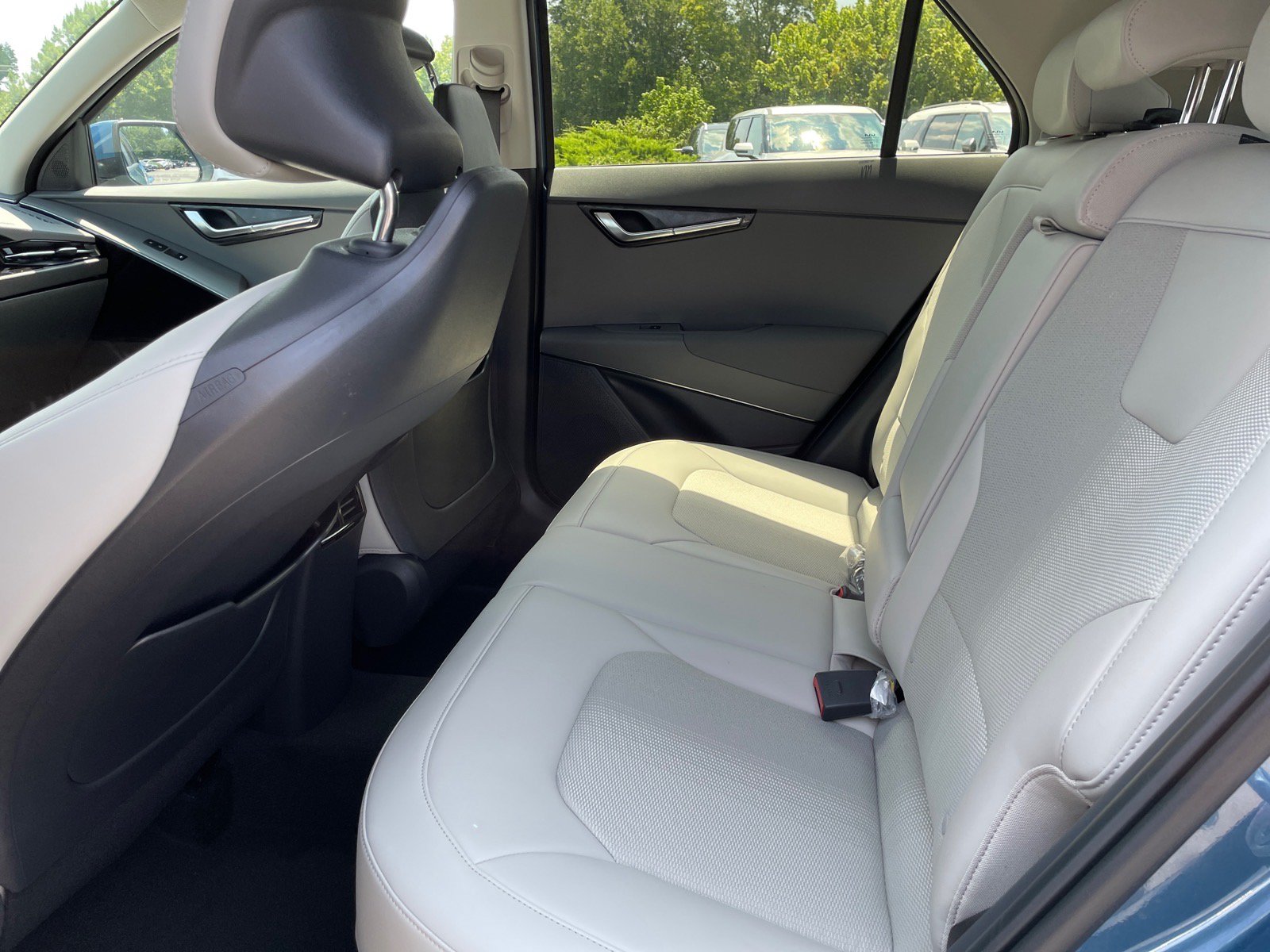 New 2026 Kia Niro EX w/ EX Premium Package FWD image 12
