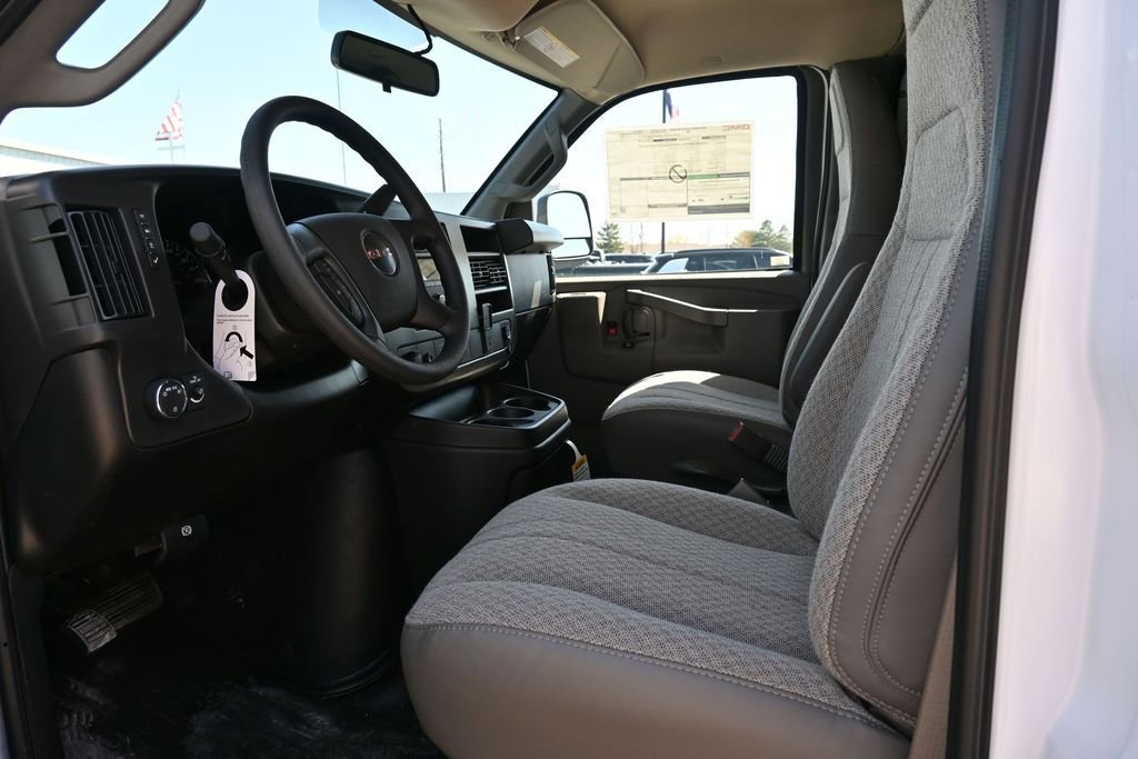 New 2026 GMC Savana 3500 Extended RWD image 9