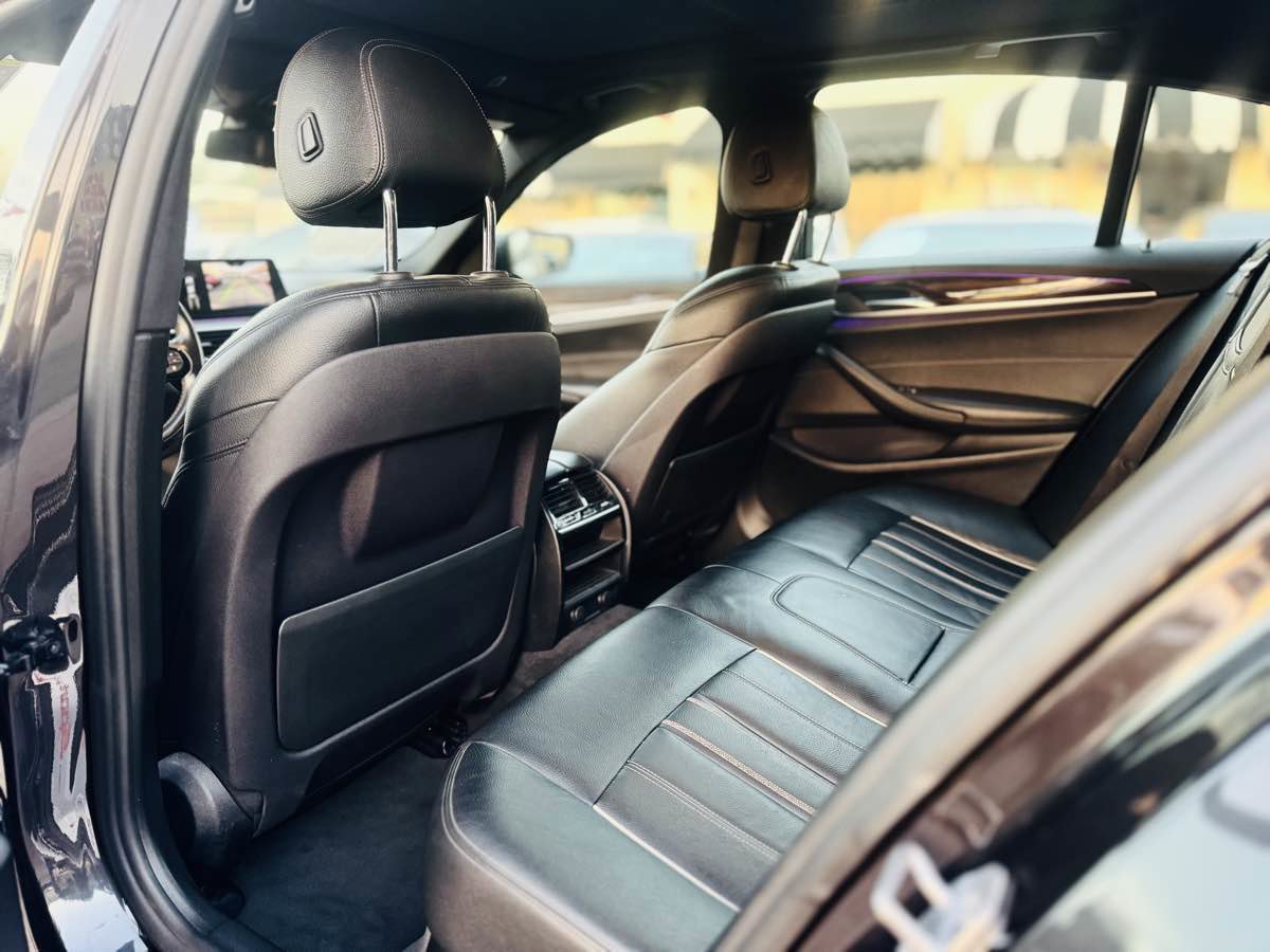 Used 2018 BMW 530i w/ Premium Package image 27