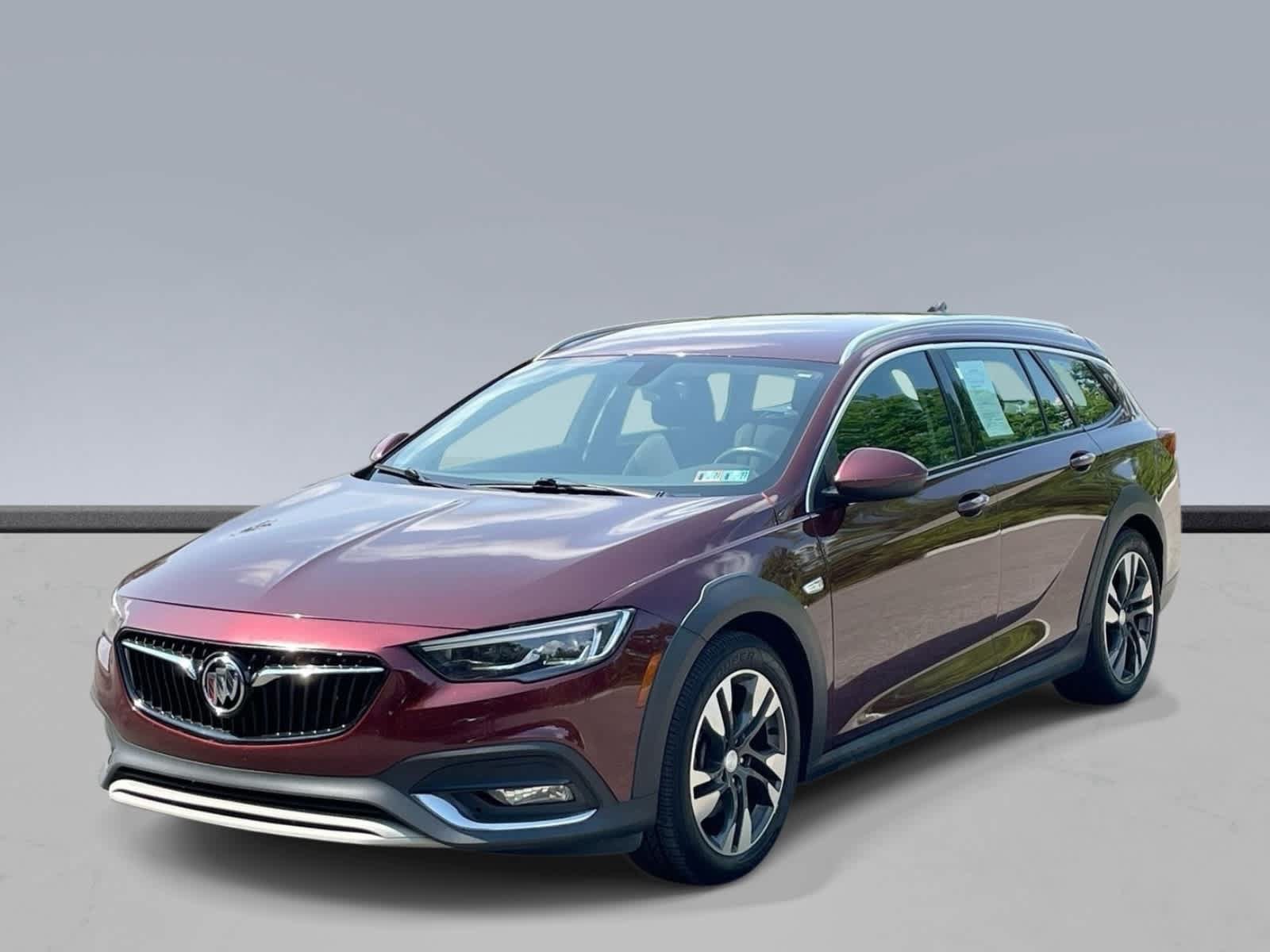 Used 2018 Buick Regal Preferred w/ Sights and Sounds Package AWD/4WD image 1