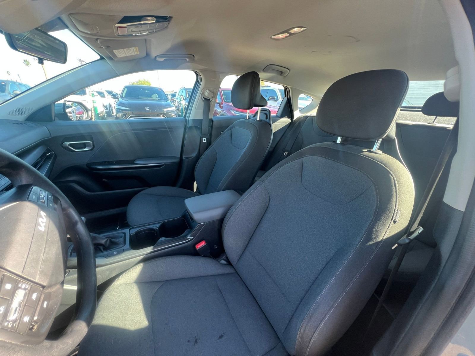 Used 2025 Kia K4 FWD image 36