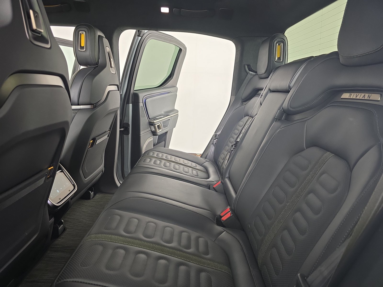 Used 2024 Rivian R1T Adventure Dual AWD/4WD image 21