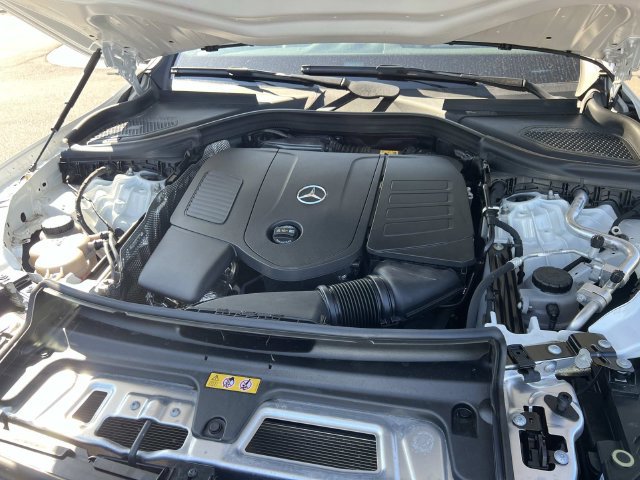 Used 2023 Mercedes-Benz GLC 300 4MATIC image 10