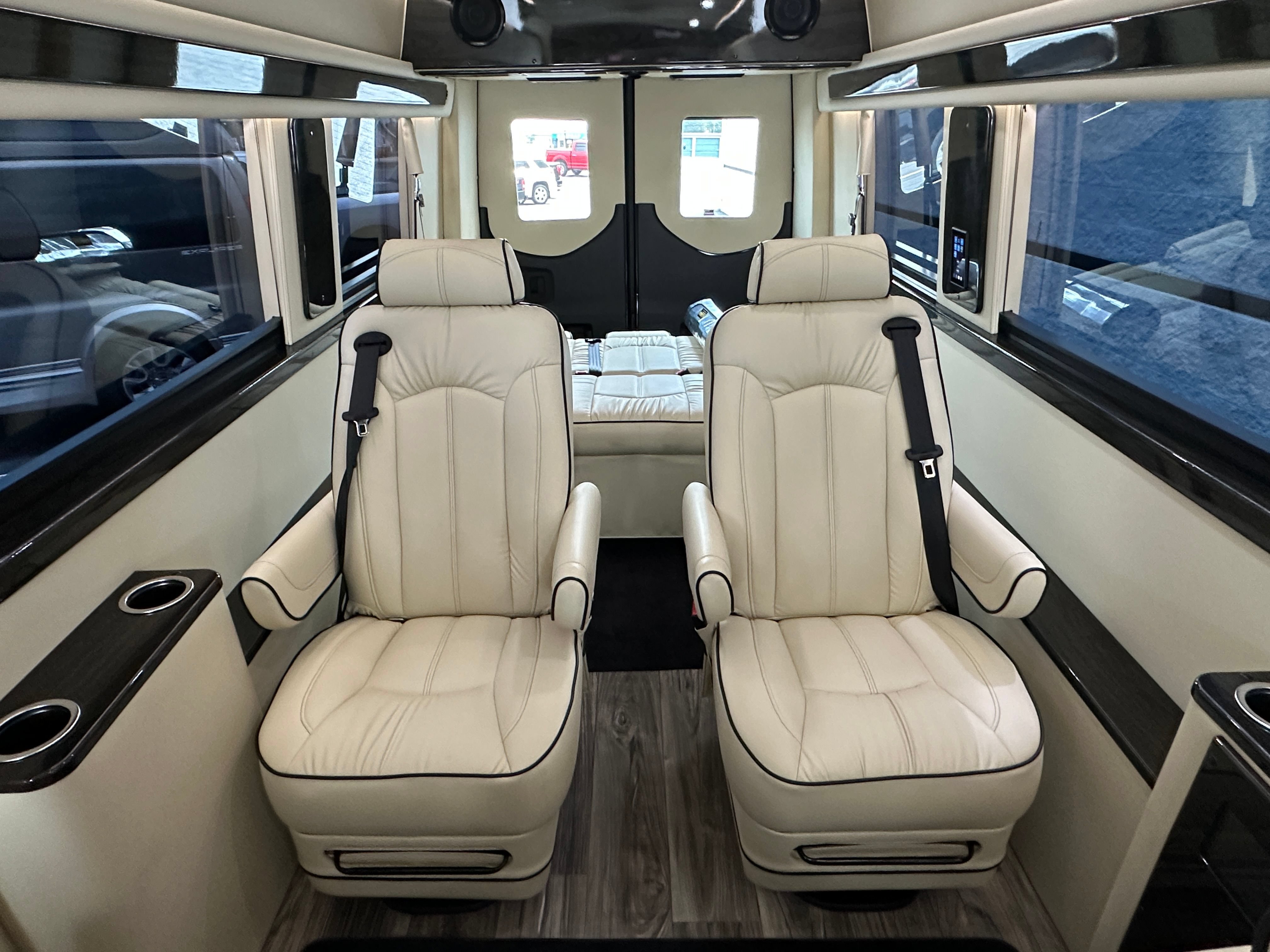 Used 2024 Mercedes-Benz Sprinter 3500 image 45