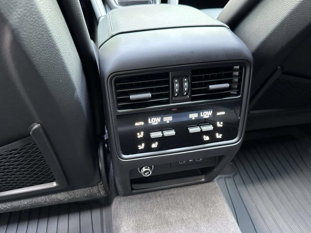 Certified 2026 Porsche Cayenne AWD/4WD image 14