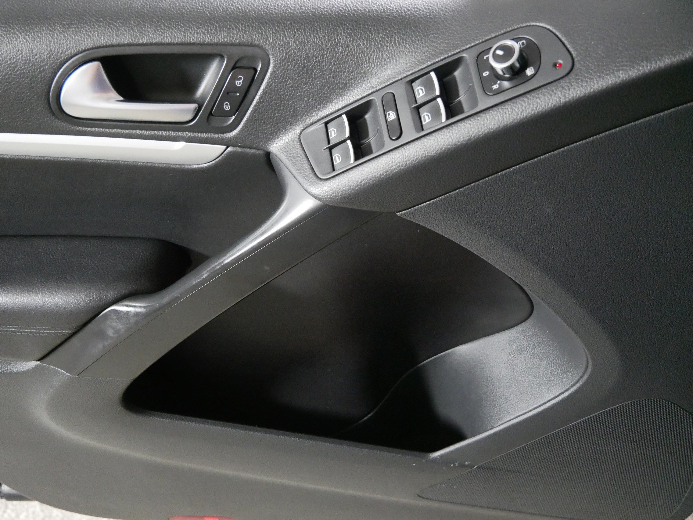 Used 2013 Volkswagen Tiguan SEL AWD/4WD image 19
