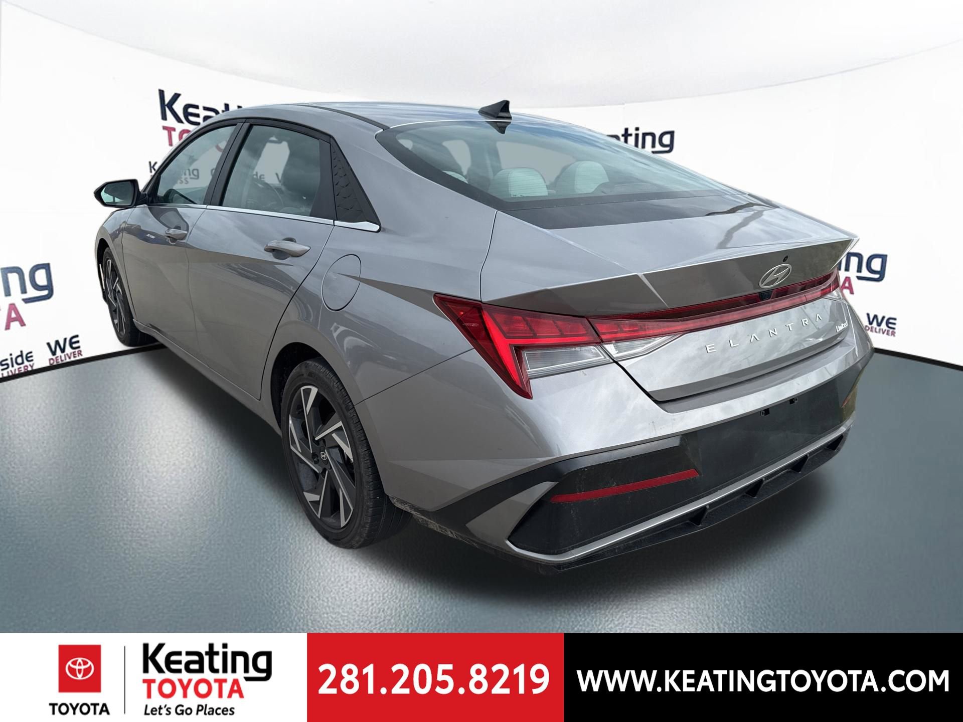 Used 2025 Hyundai Elantra Limited image 5