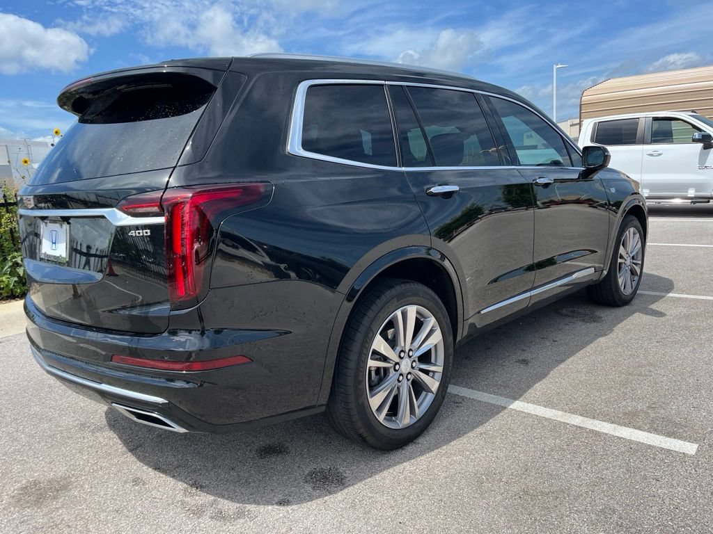 Used 2023 Cadillac XT6 Premium Luxury w/ Technology Package FWD image 4
