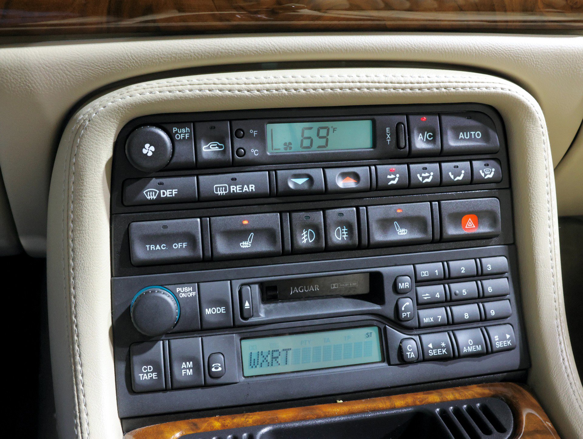 Used 2002 Jaguar XK8 Coupe image 11