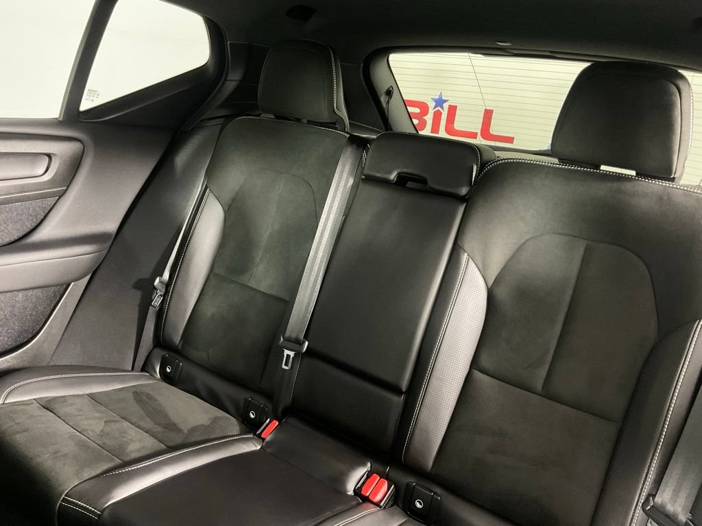 Used 2019 Volvo XC40 T5 R-Design AWD/4WD image 16