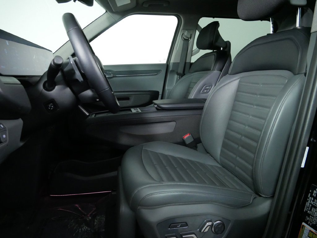 Used 2024 Kia EV9 Land AWD/4WD image 17