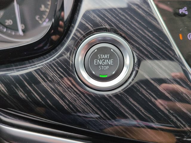 Used 2025 Cadillac XT6 Premium Luxury w/ Technology Package AWD/4WD image 23