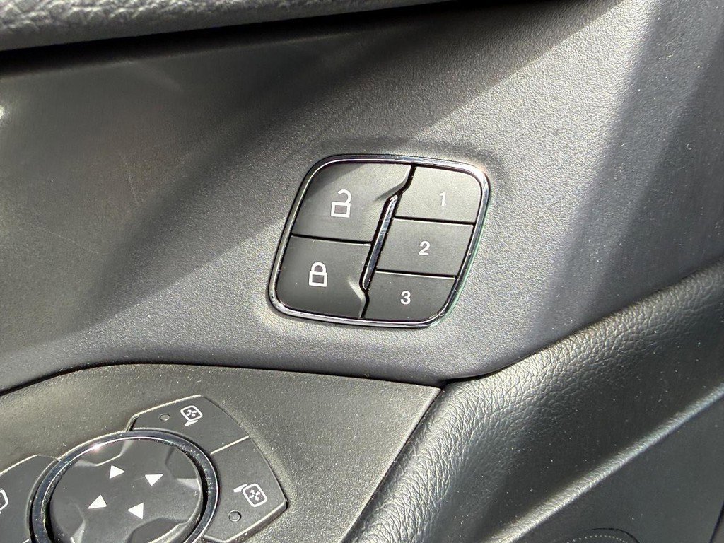 Used 2021 Ford Expedition Limited image 21