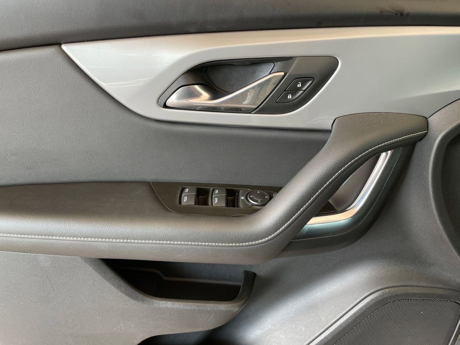 Used 2025 Chevrolet Blazer LT image 20