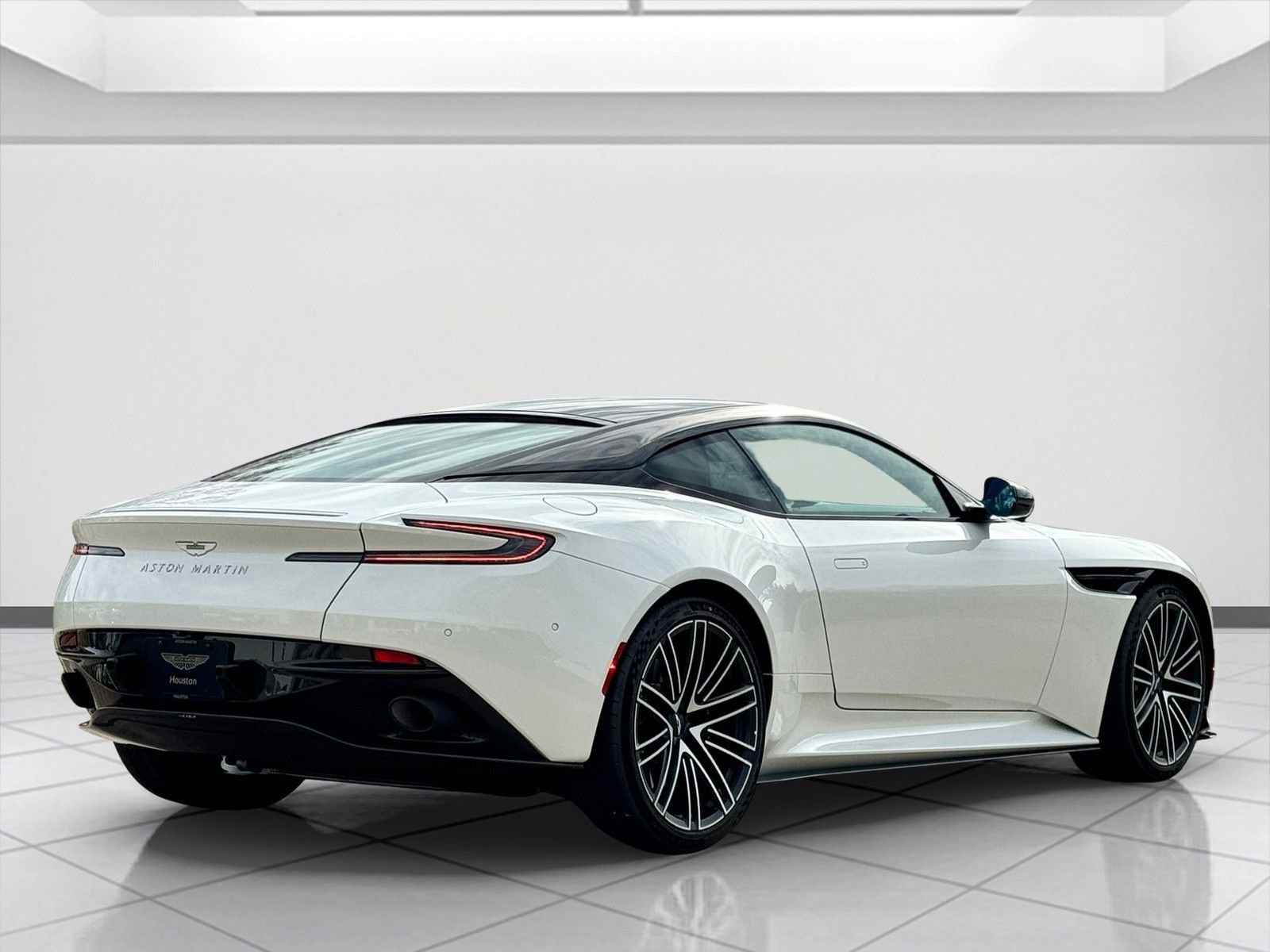 Used 2024 Aston Martin DB12 Coupe image 10