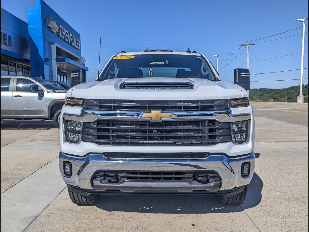 Used 2024 Chevrolet Silverado 3500 LT w/ Convenience Package AWD/4WD image 11