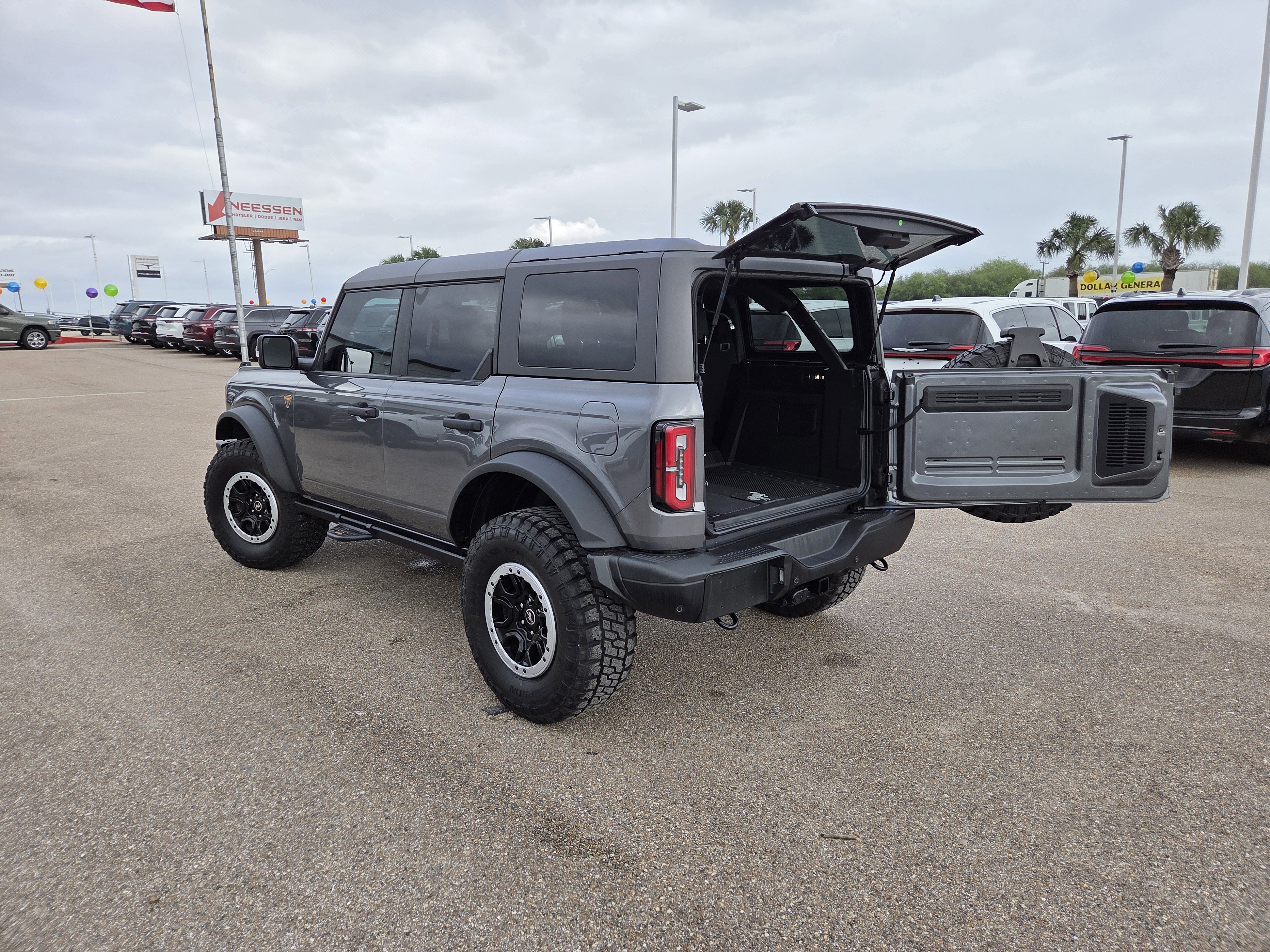 Used 2024 Ford Bronco Badlands AWD/4WD image 25
