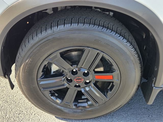 Used 2025 Nissan Rogue SV AWD/4WD image 16