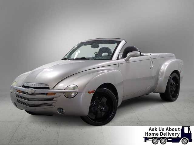 Used 2005 Chevrolet SSR w/ Preferred Equipment Group RWD image 1