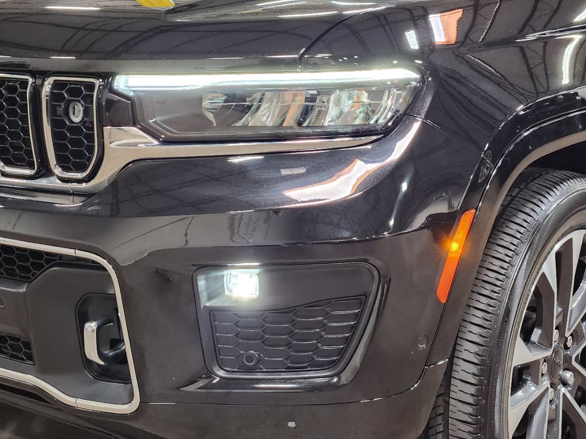 Used 2025 Jeep Grand Cherokee Overland w/ Adv Protech Group III AWD/4WD image 14