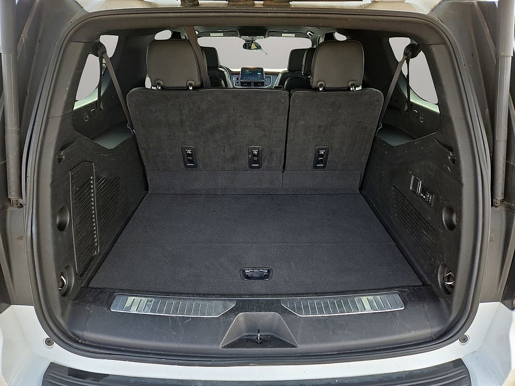 Used 2023 Chevrolet Suburban Premier image 14