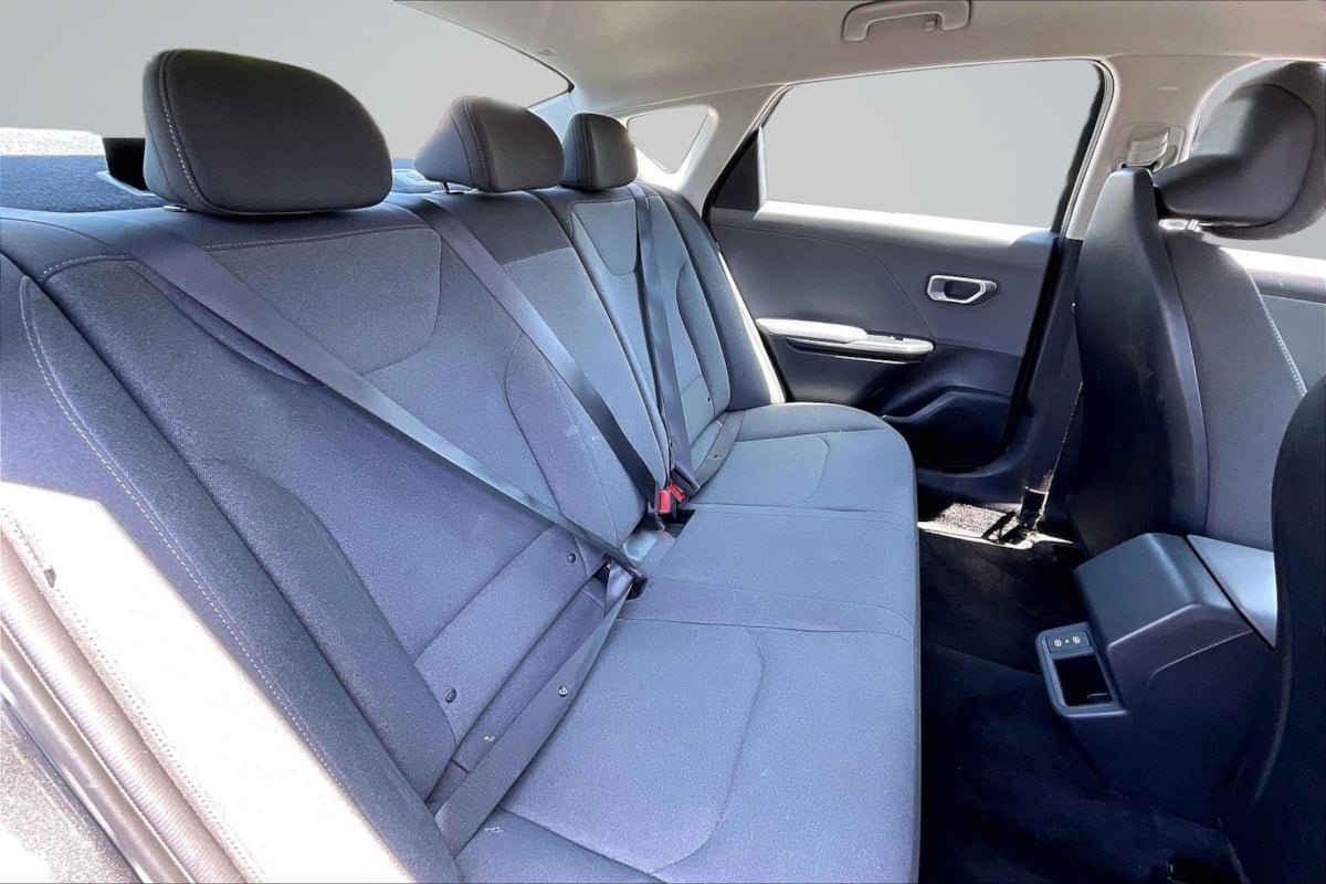 Used 2025 Kia K4 FWD image 26