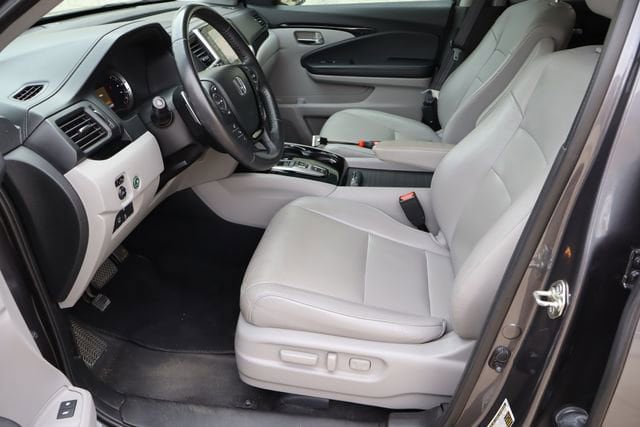 Used 2017 Honda Pilot Touring image 16