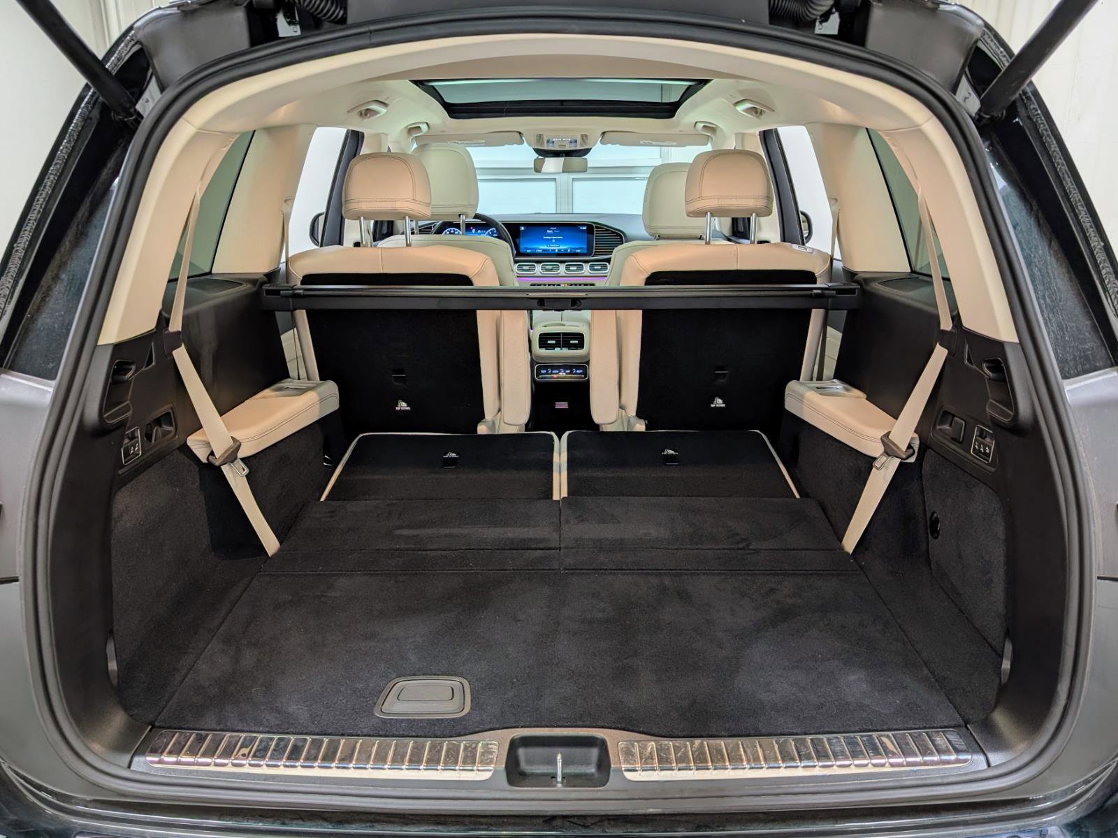 Used 2024 Mercedes-Benz GLS 450 4MATIC image 26