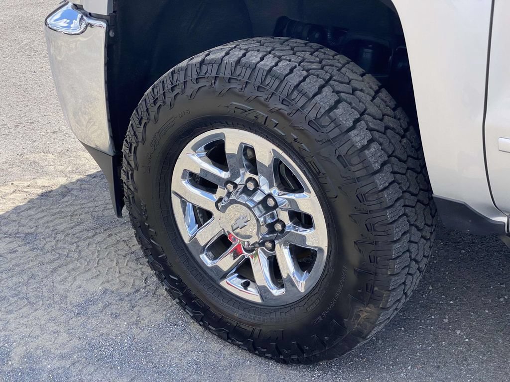 Used 2018 Chevrolet Silverado 2500 LT AWD/4WD image 38