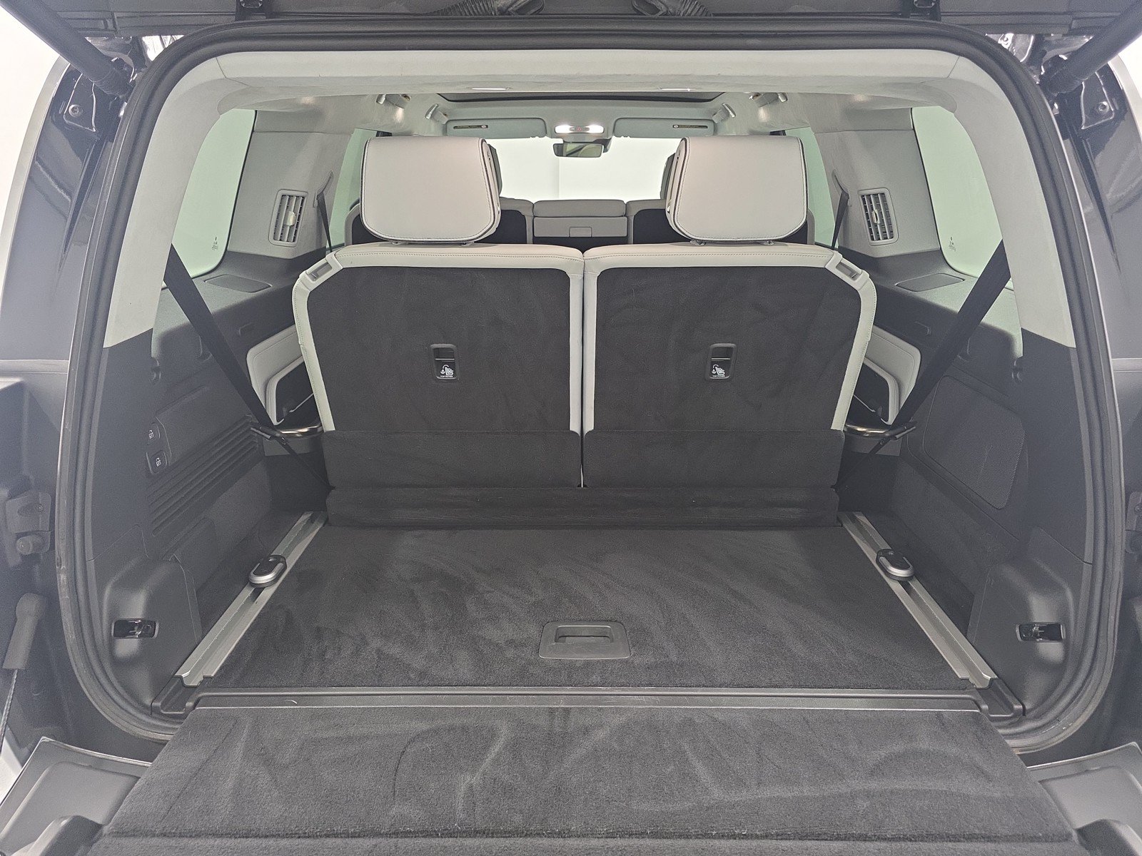 Used 2024 Rivian R1S Adventure AWD/4WD image 15