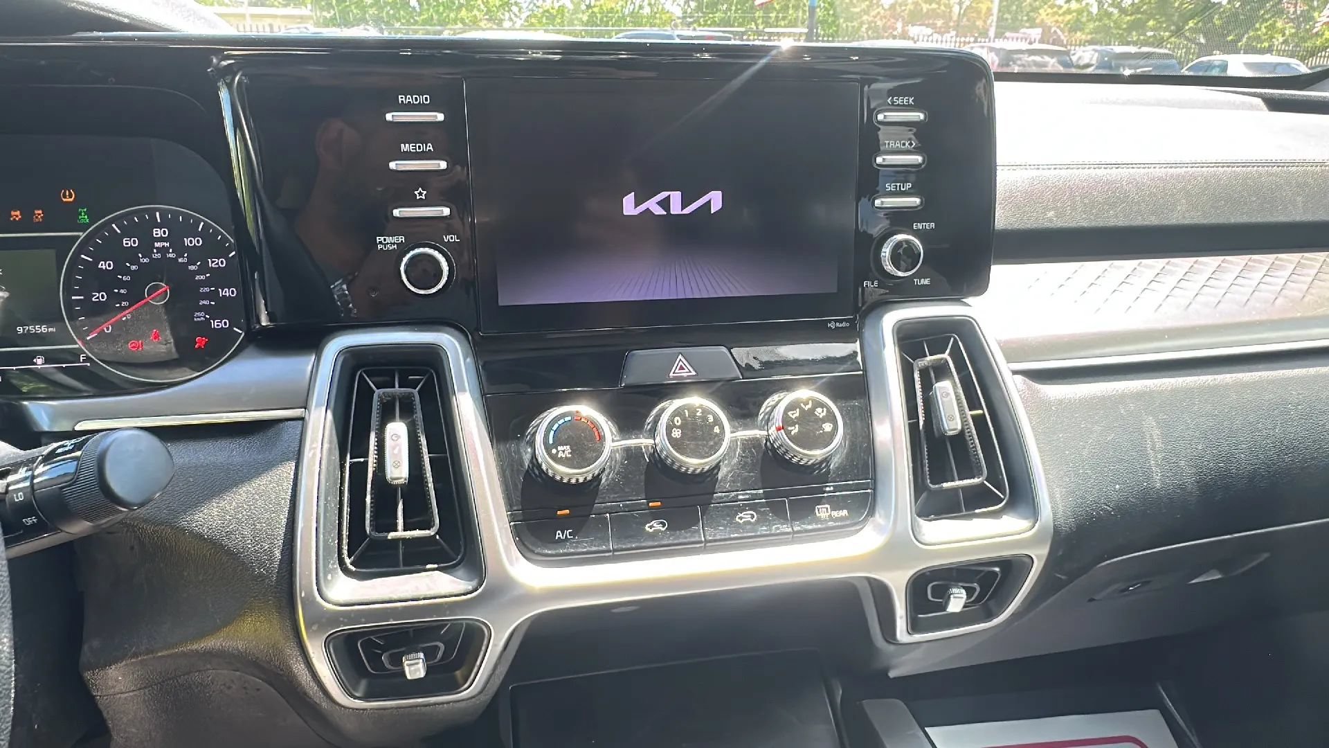 Used 2022 Kia Sorento LX AWD/4WD image 11