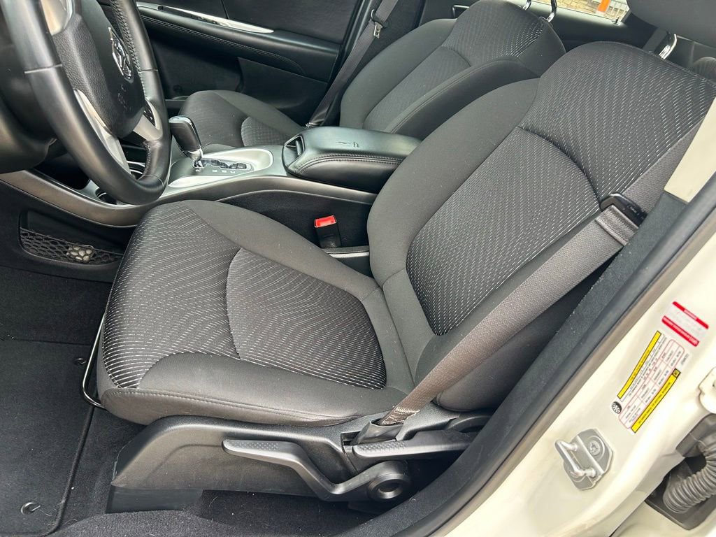 Used 2018 Dodge Journey SXT w/ Connectivity Group FWD image 8