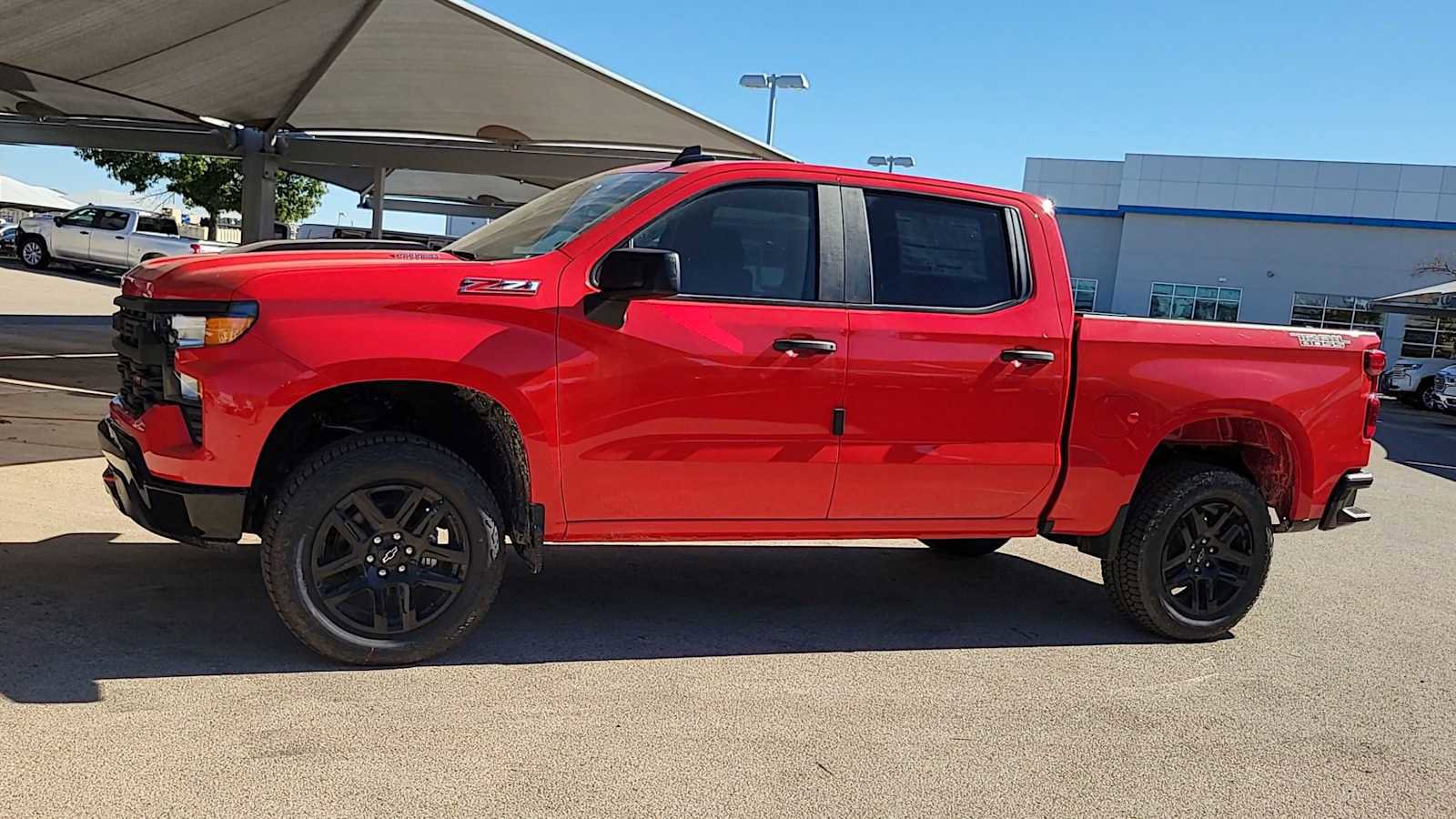 New 2026 Chevrolet Silverado 1500 Custom Trail Boss w/ LPO, Dark Essentials Package AWD/4WD image 6