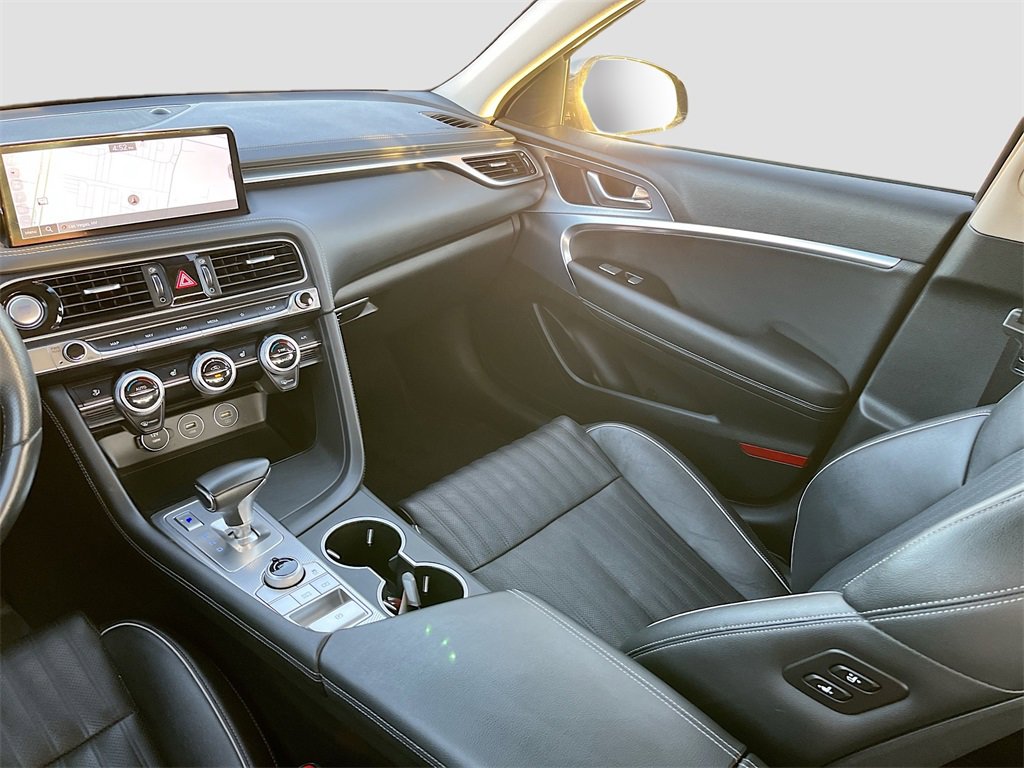 Used 2022 Genesis G70 3.3T image 24