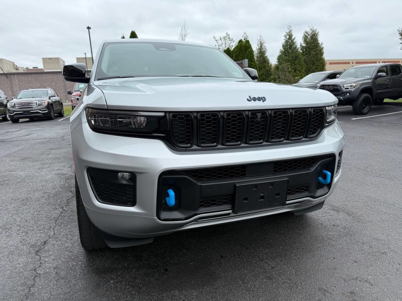 Used 2023 Jeep Grand Cherokee 30th Anniversary image 8