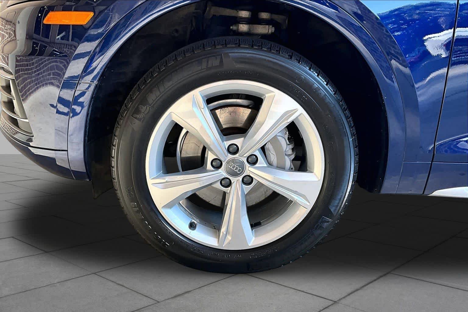 Used 2020 Audi Q5 2.0T Premium w/ Convenience Package AWD/4WD image 11