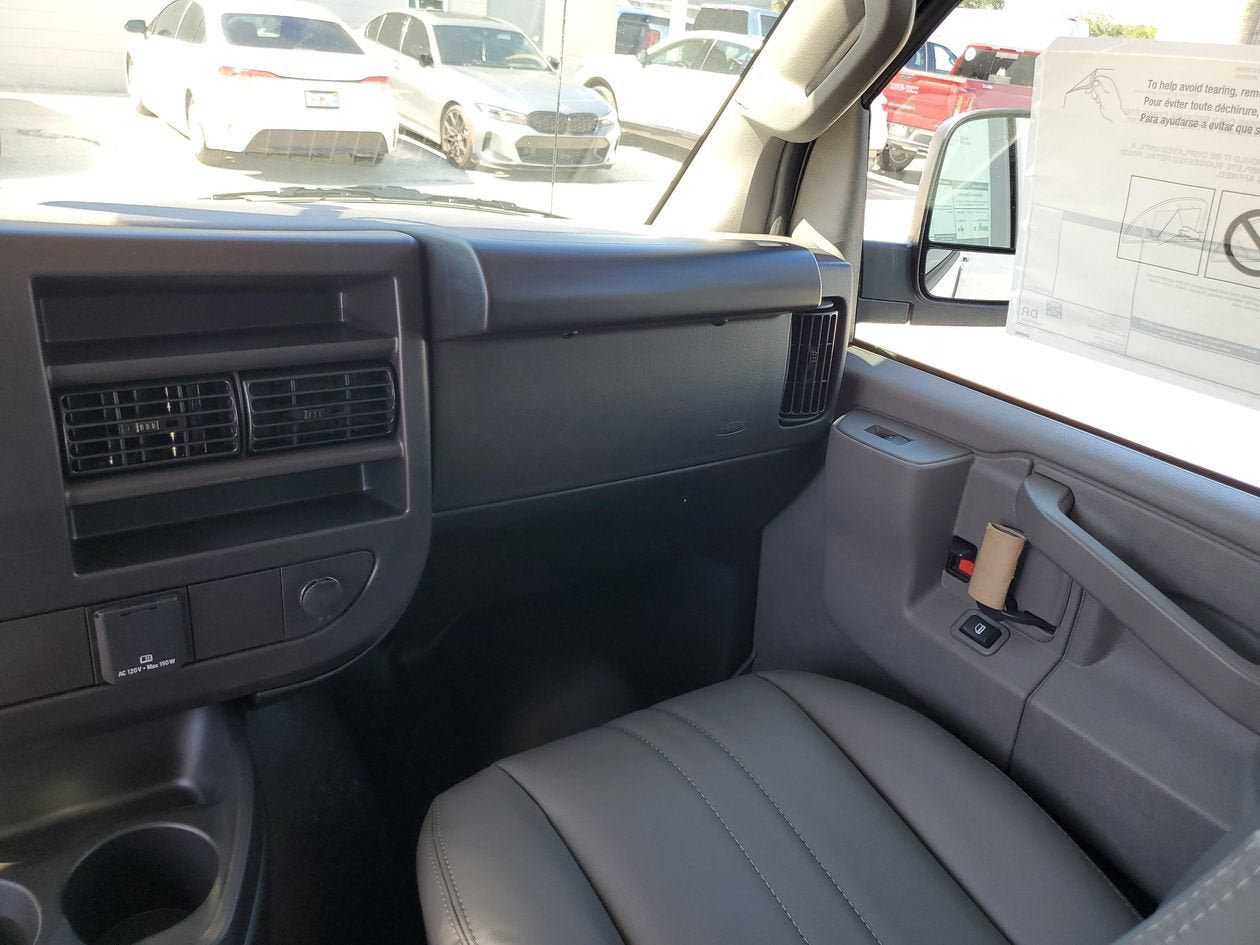 New 2026 GMC Savana 2500 Extended RWD image 15