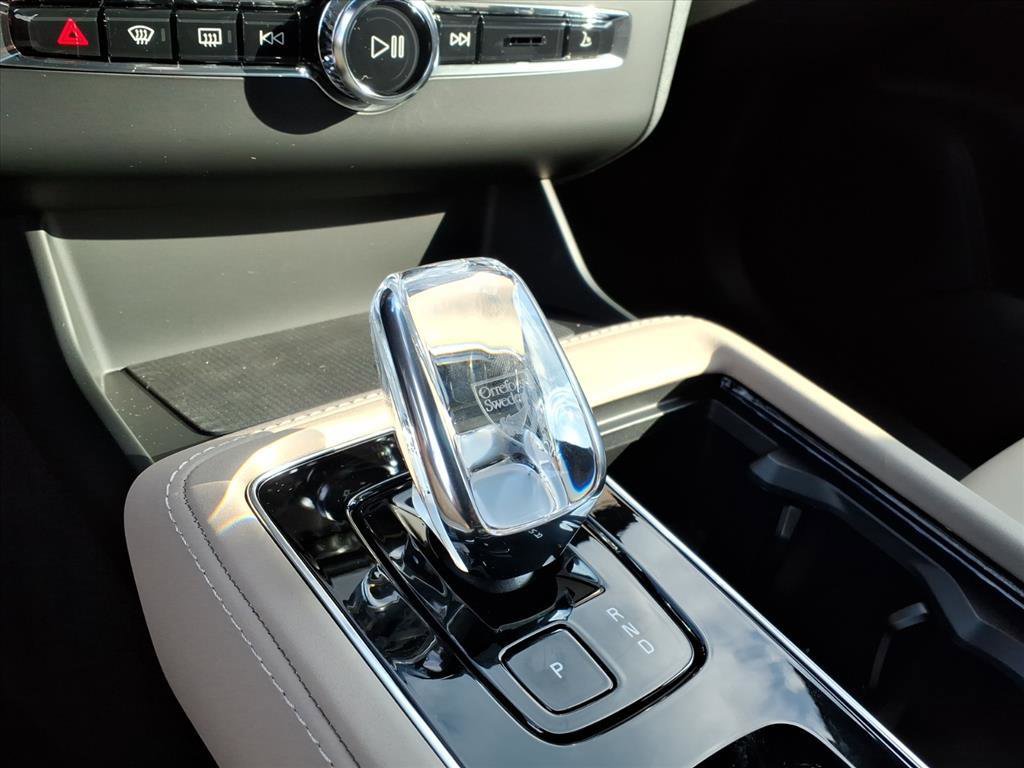 New 2026 Volvo XC90 B6 Plus w/ Protection Package Premier image 22