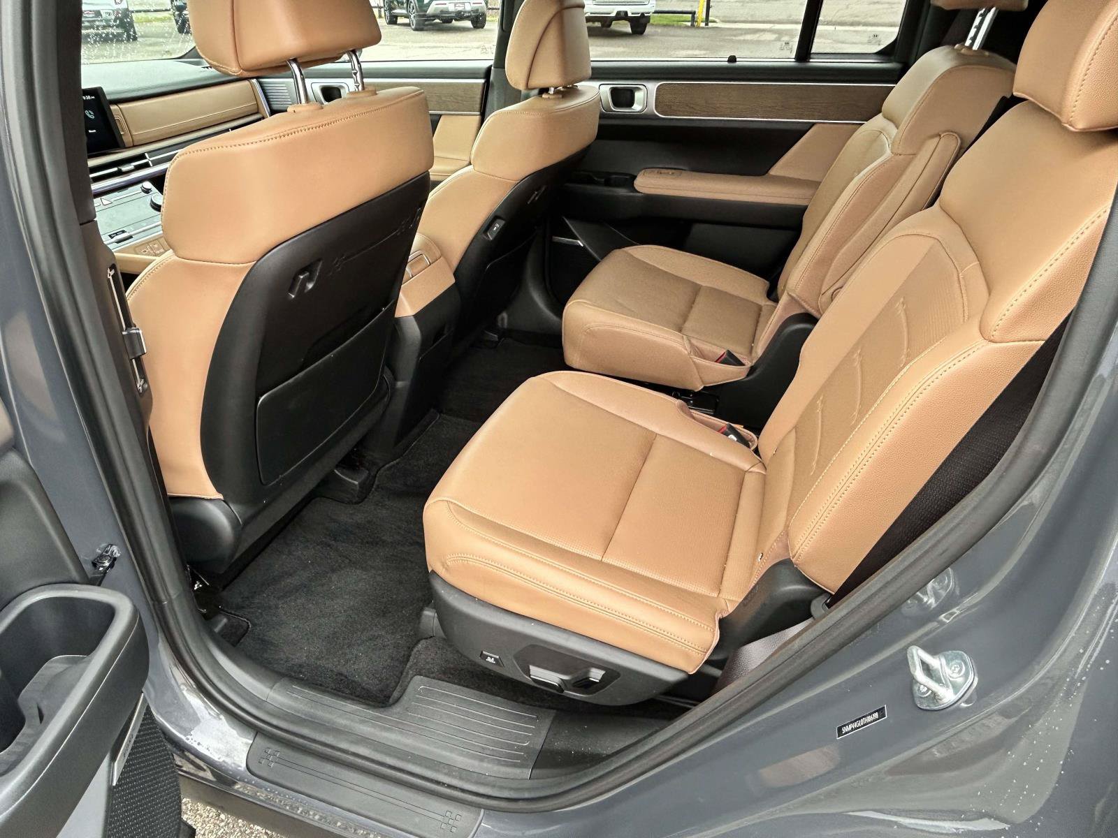 Certified 2026 Hyundai Santa Fe Limited FWD image 8